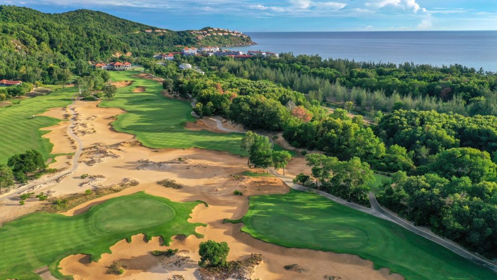 Laguna Golf Club by Helicopter