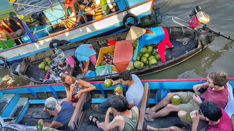 Cairang floating market-Mekong Delta