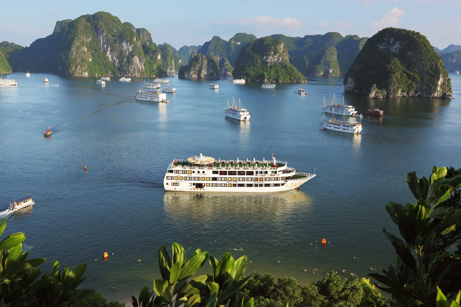 Halong bay cruise - Halong by private car