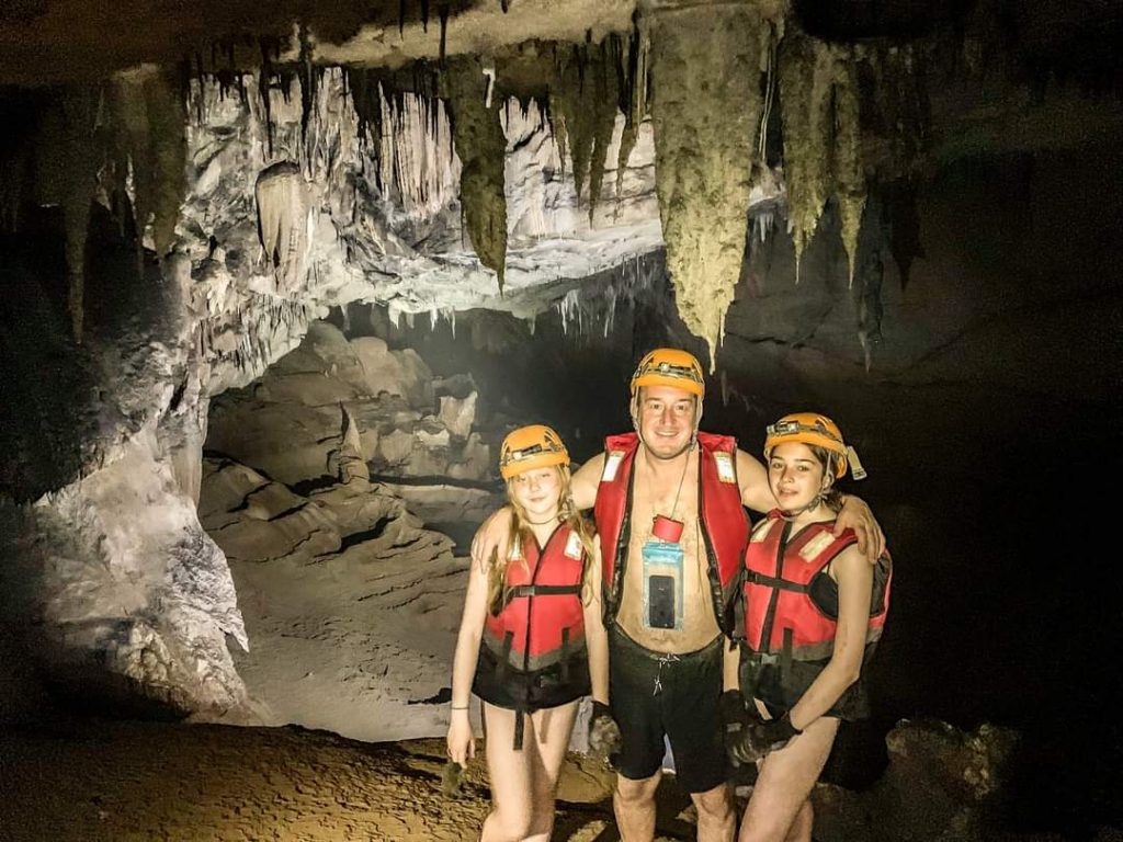 Explore Phong Nha cave by private car